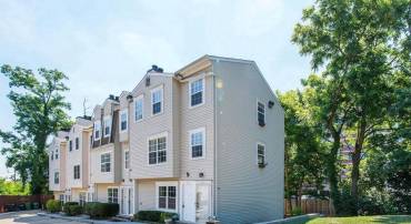 2135 TAYLOR ST N #A, ARLINGTON, Virginia 22207, 1 Bedroom Bedrooms, ,1 BathroomBathrooms,Residential,For sale,2135 TAYLOR ST N #A,VAAR2051702 MLS # VAAR2051702