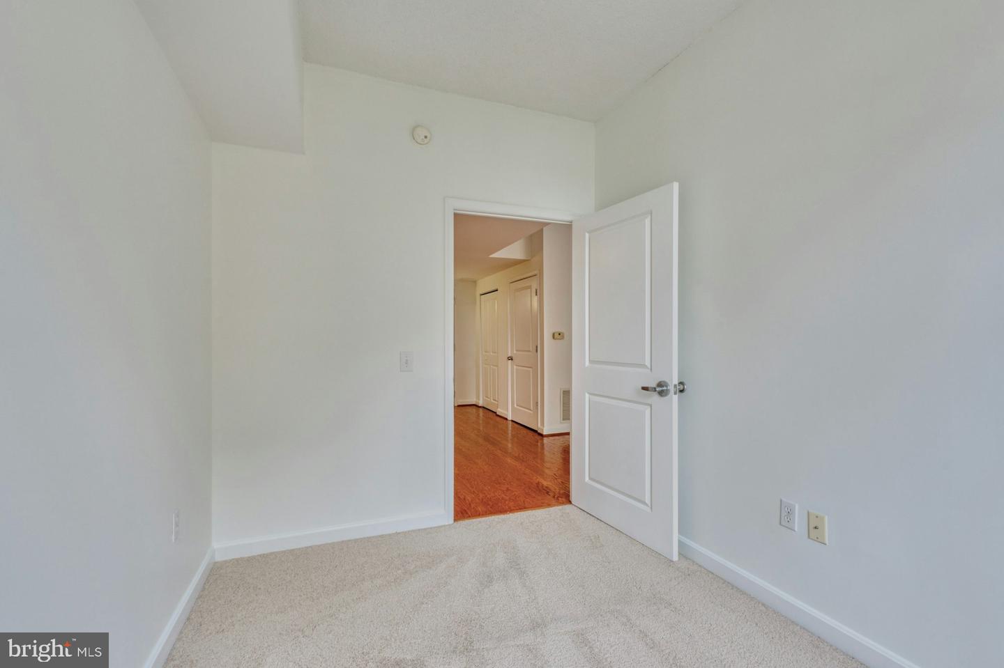 880 N POLLARD ST #1022, ARLINGTON, Virginia 22203, 2 Bedrooms Bedrooms, ,1 BathroomBathrooms,Residential,For sale,880 N POLLARD ST #1022,VAAR2051730 MLS # VAAR2051730