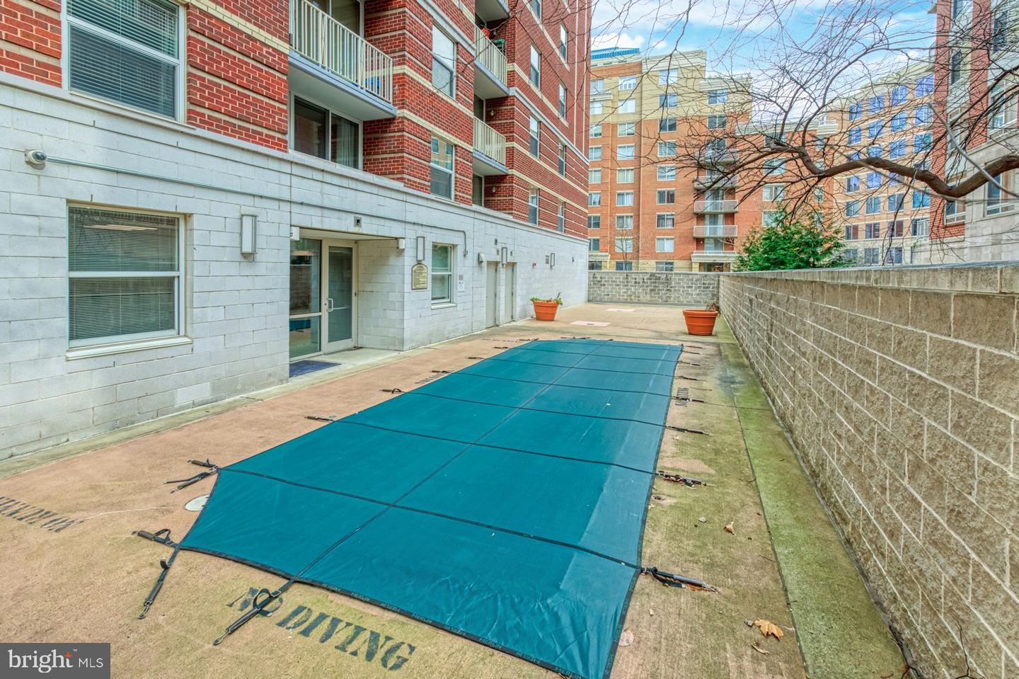 880 N POLLARD ST #1022, ARLINGTON, Virginia 22203, 2 Bedrooms Bedrooms, ,1 BathroomBathrooms,Residential,For sale,880 N POLLARD ST #1022,VAAR2051730 MLS # VAAR2051730