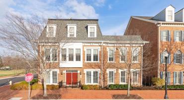 1876 CARPENTER RD, ALEXANDRIA, Virginia 22314, 3 Bedrooms Bedrooms, ,2 BathroomsBathrooms,Residential,For sale,1876 CARPENTER RD,VAAX2040220 MLS # VAAX2040220