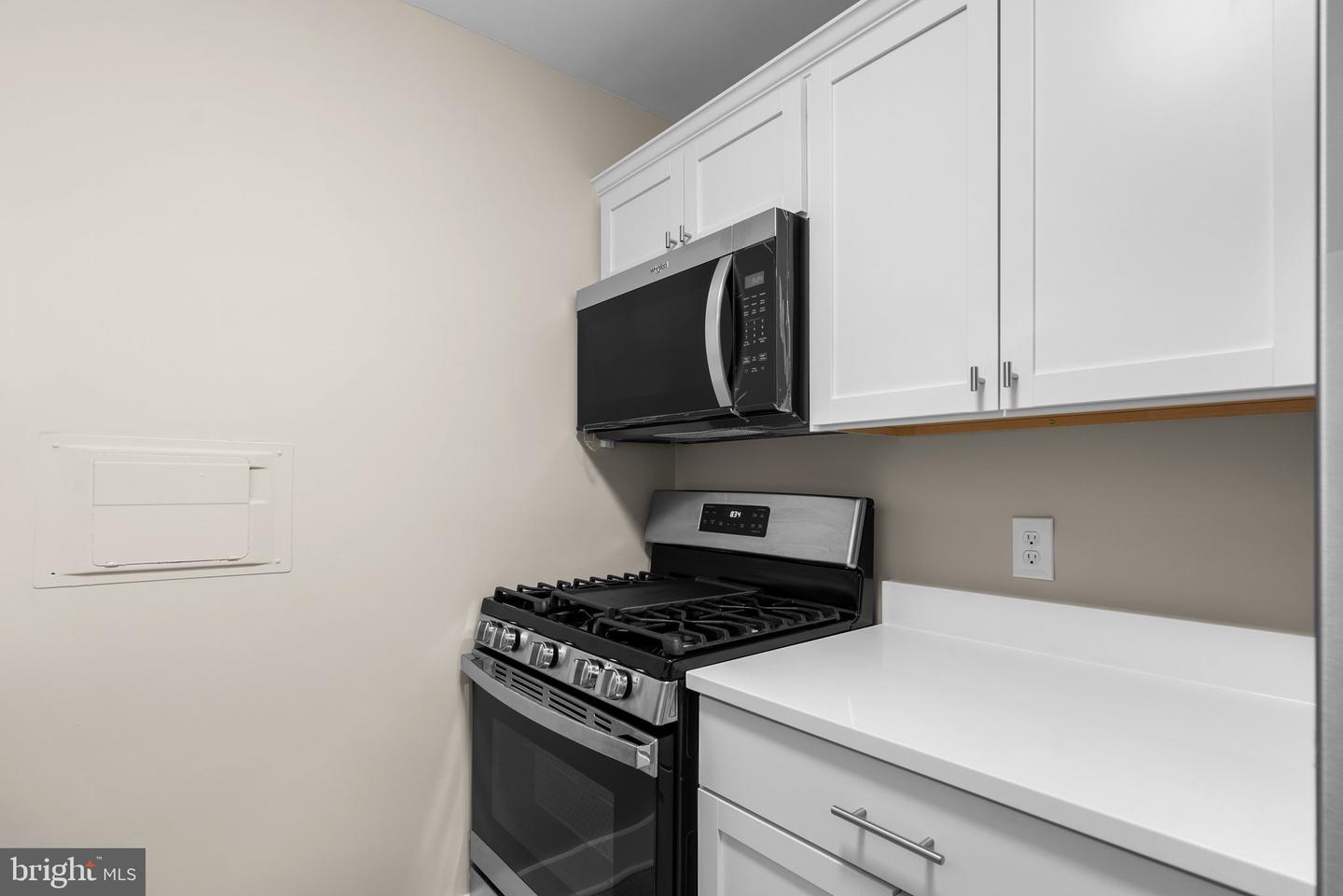 301 N BEAUREGARD ST #111, ALEXANDRIA, Virginia 22312, 1 Bedroom Bedrooms, ,1 BathroomBathrooms,Residential,For sale,301 N BEAUREGARD ST #111,VAAX2040224 MLS # VAAX2040224