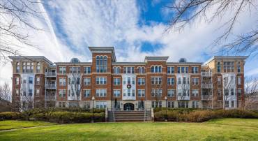 400 CAMERON STATION BLVD #421, ALEXANDRIA, Virginia 22304, 2 Bedrooms Bedrooms, ,2 BathroomsBathrooms,Residential,For sale,400 CAMERON STATION BLVD #421,VAAX2040254 MLS # VAAX2040254