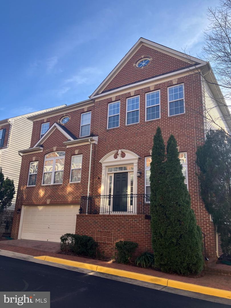 9120 LAKE TOWER LN, FORT BELVOIR, Virginia 22060, 4 Bedrooms Bedrooms, ,3 BathroomsBathrooms,Residential,For sale,9120 LAKE TOWER LN,VAFX2215338 MLS # VAFX2215338