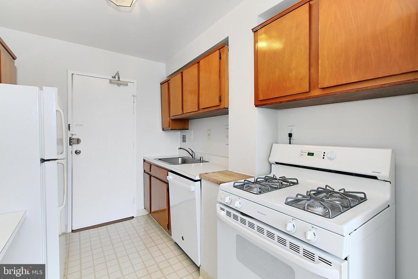 6621 WAKEFIELD DR #609, ALEXANDRIA, Virginia 22307, 2 Bedrooms Bedrooms, ,1 BathroomBathrooms,Residential,For sale,6621 WAKEFIELD DR #609,VAFX2215540 MLS # VAFX2215540