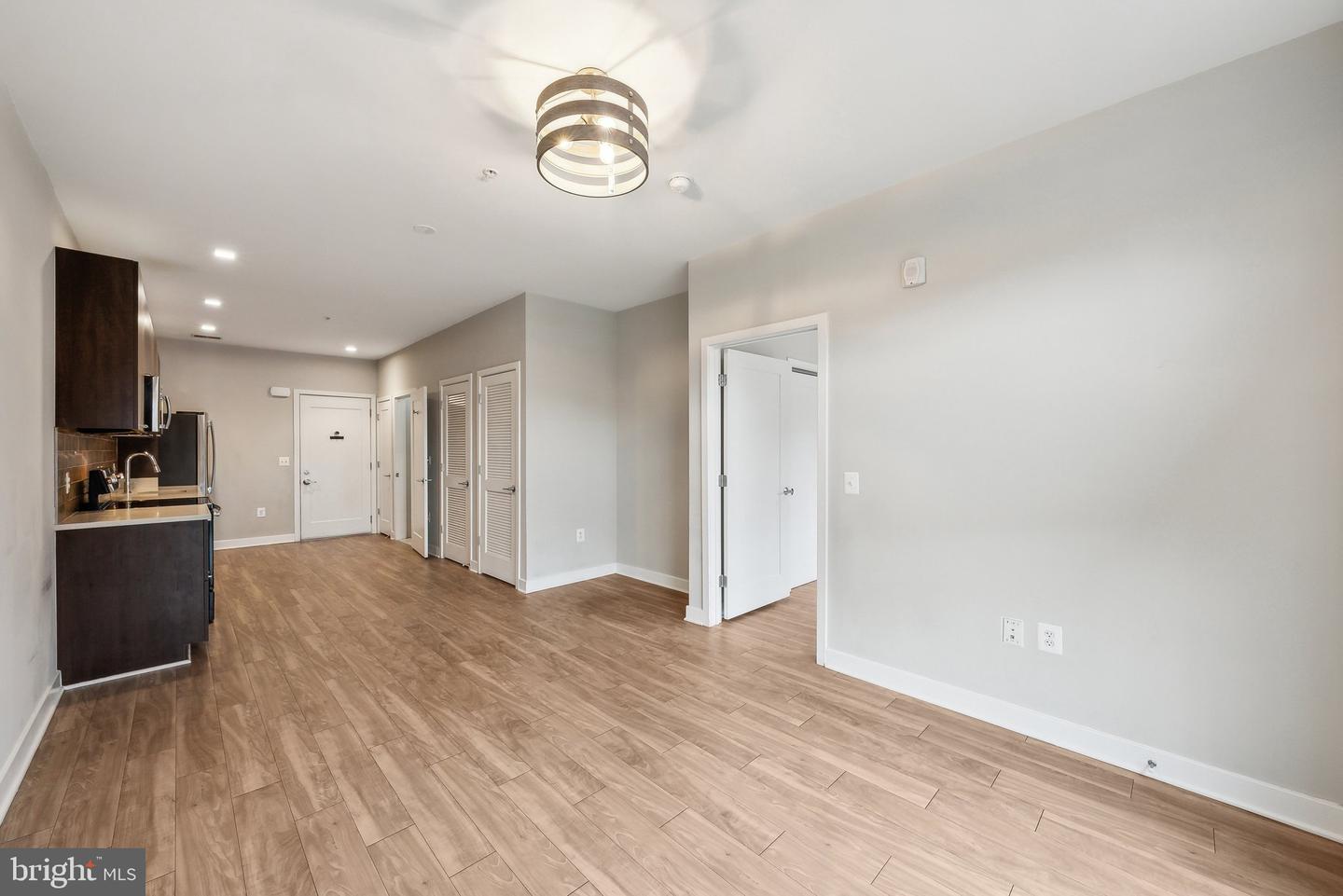 989 S BUCHANAN ST #216, ARLINGTON, Virginia 22204, 1 Bedroom Bedrooms, ,1 BathroomBathrooms,Residential,For sale,989 S BUCHANAN ST #216,VAAR2052012 MLS # VAAR2052012