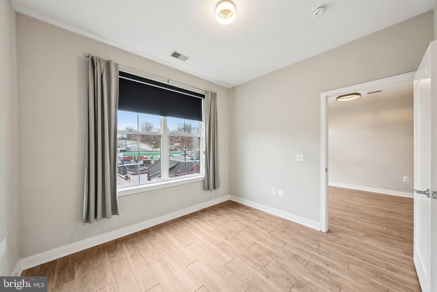 989 S BUCHANAN ST #216, ARLINGTON, Virginia 22204, 1 Bedroom Bedrooms, ,1 BathroomBathrooms,Residential,For sale,989 S BUCHANAN ST #216,VAAR2052012 MLS # VAAR2052012