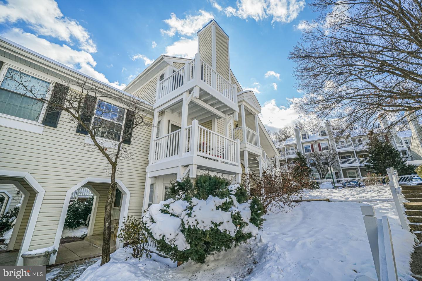 2917 S WOODLEY ST #B, ARLINGTON, Virginia 22206, 2 Bedrooms Bedrooms, ,1 BathroomBathrooms,Residential,For sale,2917 S WOODLEY ST #B,VAAR2052220 MLS # VAAR2052220