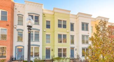 914 3RD ST SE, WASHINGTON, District Of Columbia 20003, 4 Bedrooms Bedrooms, ,4 BathroomsBathrooms,Residential,For sale,914 3RD ST SE,DCDC2173692 MLS # DCDC2173692