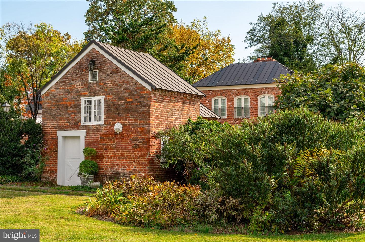 318 N QUAKER LN, ALEXANDRIA, Virginia 22304, 9 Bedrooms Bedrooms, ,8 BathroomsBathrooms,Residential,For sale,318 N QUAKER LN,VAAX2039112 MLS # VAAX2039112