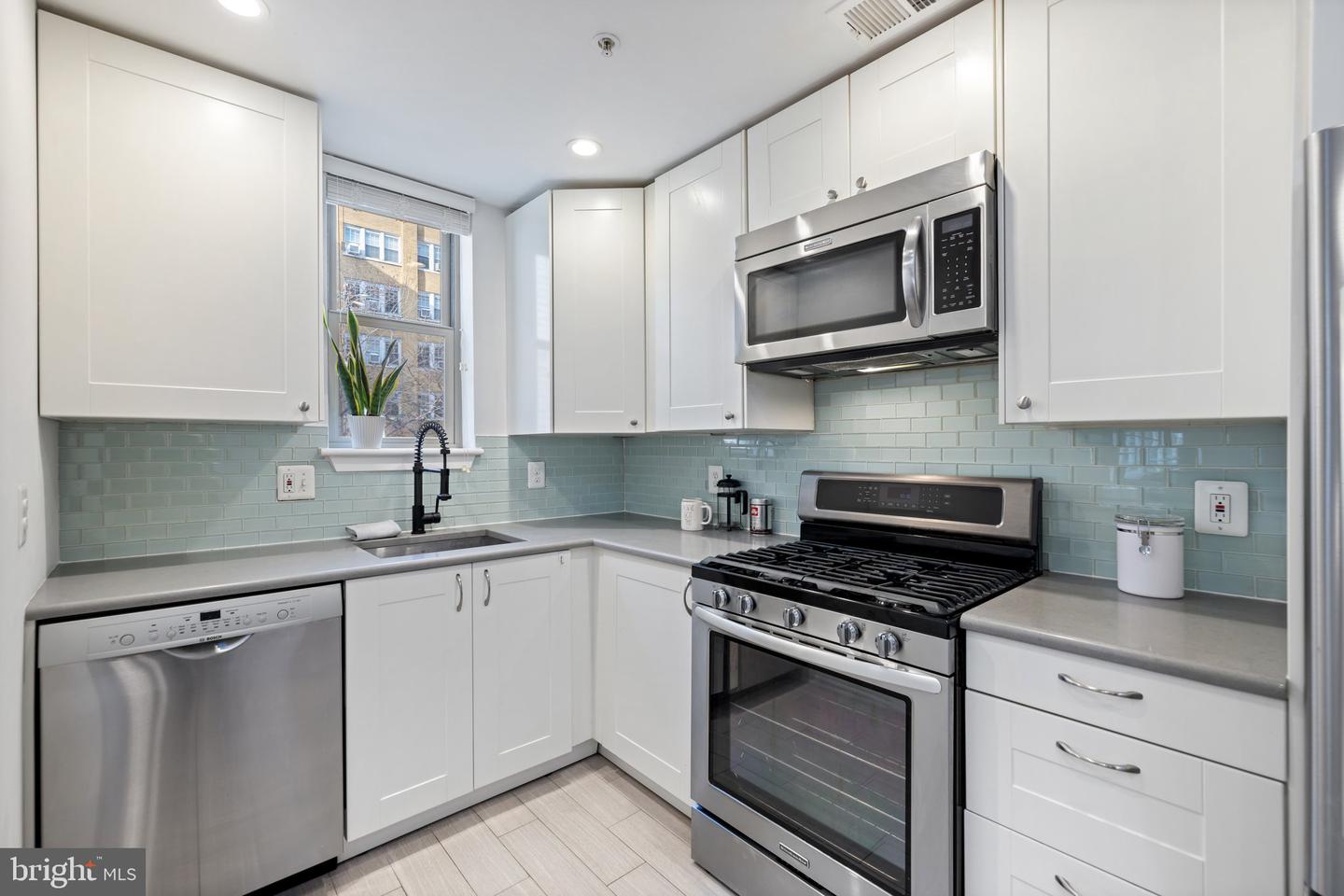 1445 N N ST NW #303, WASHINGTON, District Of Columbia 20005, 2 Bedrooms Bedrooms, ,2 BathroomsBathrooms,Residential,For sale,1445 N N ST NW #303,DCDC2170554 MLS # DCDC2170554