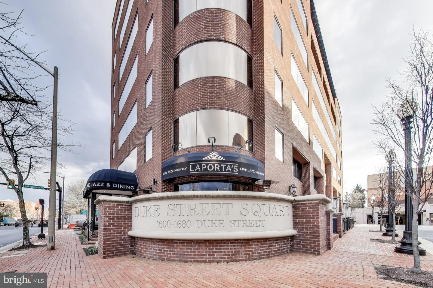 309 HOLLAND LN #104, ALEXANDRIA, Virginia 22314, 2 Bedrooms Bedrooms, ,2 BathroomsBathrooms,Residential,For sale,309 HOLLAND LN #104,VAAX2040388 MLS # VAAX2040388