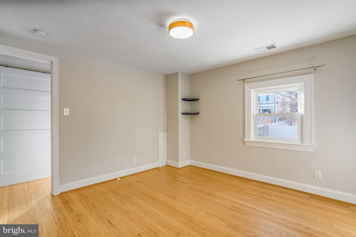 724 N BARTON ST, ARLINGTON, Virginia 22201, 3 Bedrooms Bedrooms, ,2 BathroomsBathrooms,Residential,For sale,724 N BARTON ST,VAAR2052258 MLS # VAAR2052258