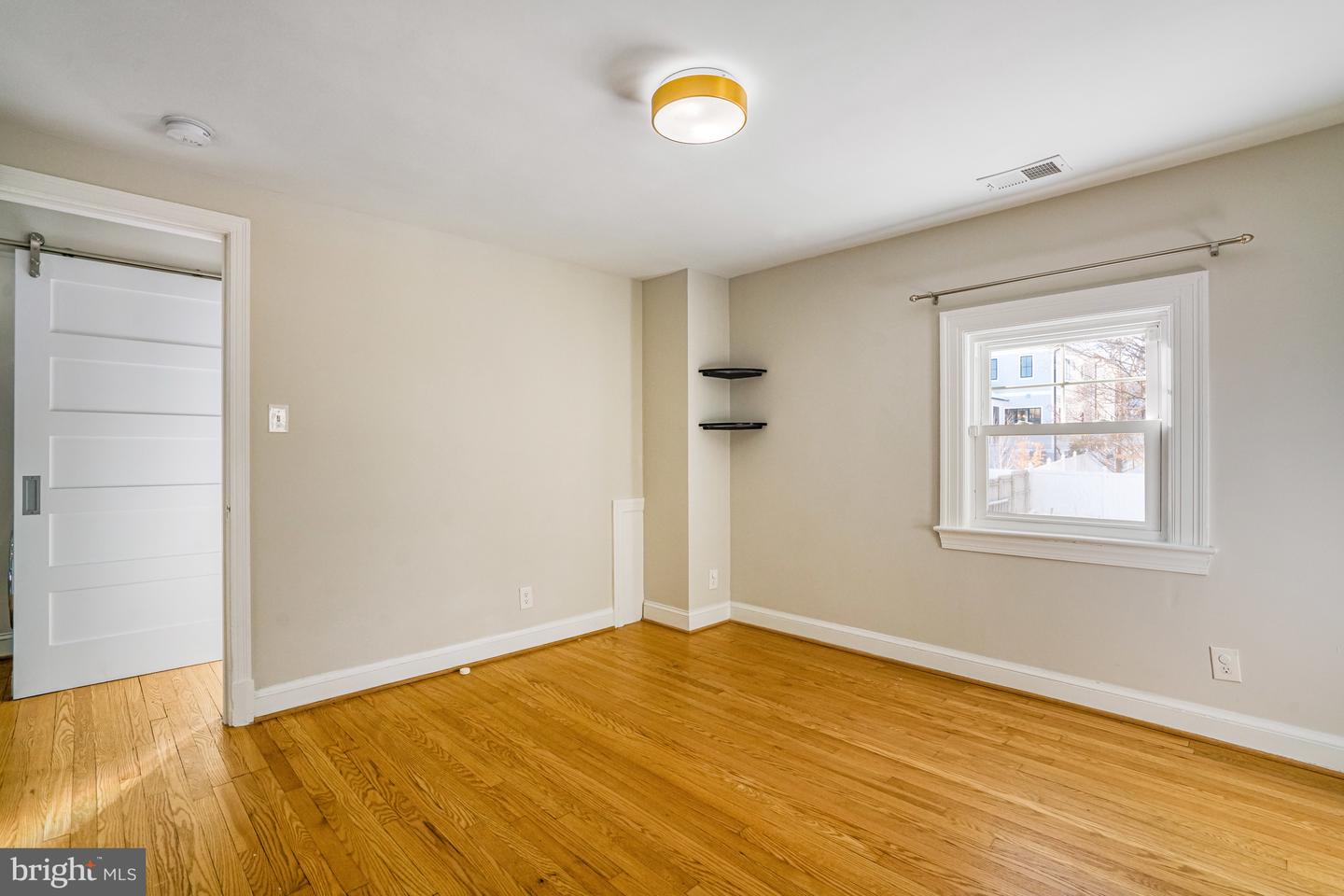 724 N BARTON ST, ARLINGTON, Virginia 22201, 3 Bedrooms Bedrooms, ,2 BathroomsBathrooms,Residential,For sale,724 N BARTON ST,VAAR2052258 MLS # VAAR2052258