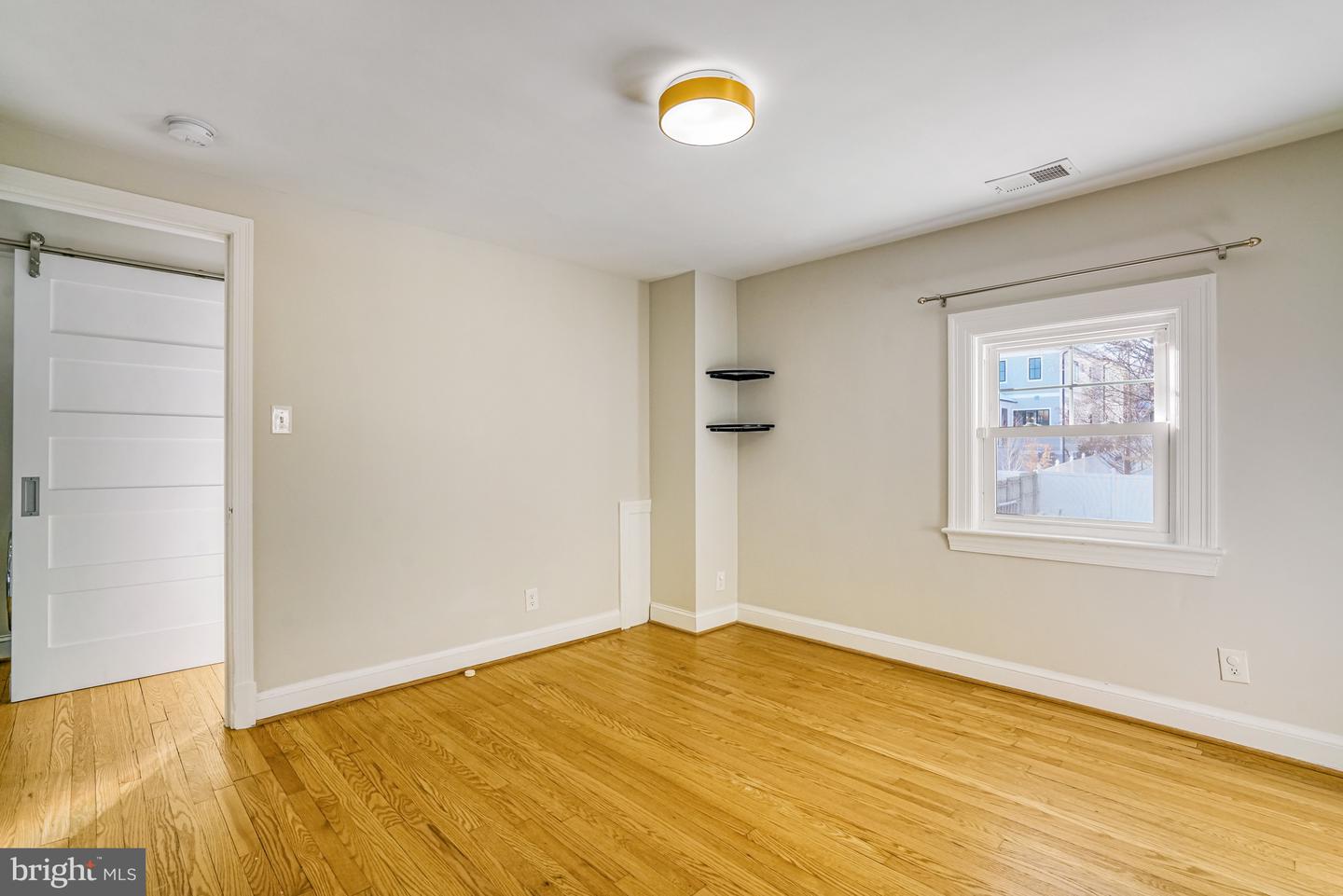 724 N BARTON ST, ARLINGTON, Virginia 22201, 3 Bedrooms Bedrooms, ,2 BathroomsBathrooms,Residential,For sale,724 N BARTON ST,VAAR2052258 MLS # VAAR2052258