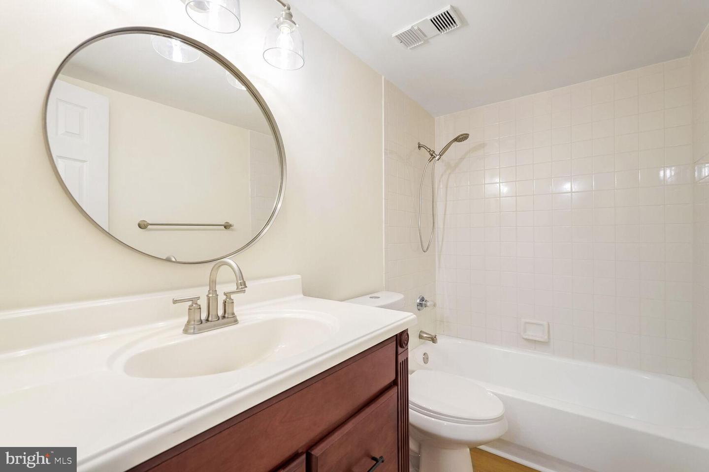 5911 EDSALL RD #911, ALEXANDRIA, Virginia 22304, 2 Bedrooms Bedrooms, ,2 BathroomsBathrooms,Residential,For sale,5911 EDSALL RD #911,VAAX2040406 MLS # VAAX2040406