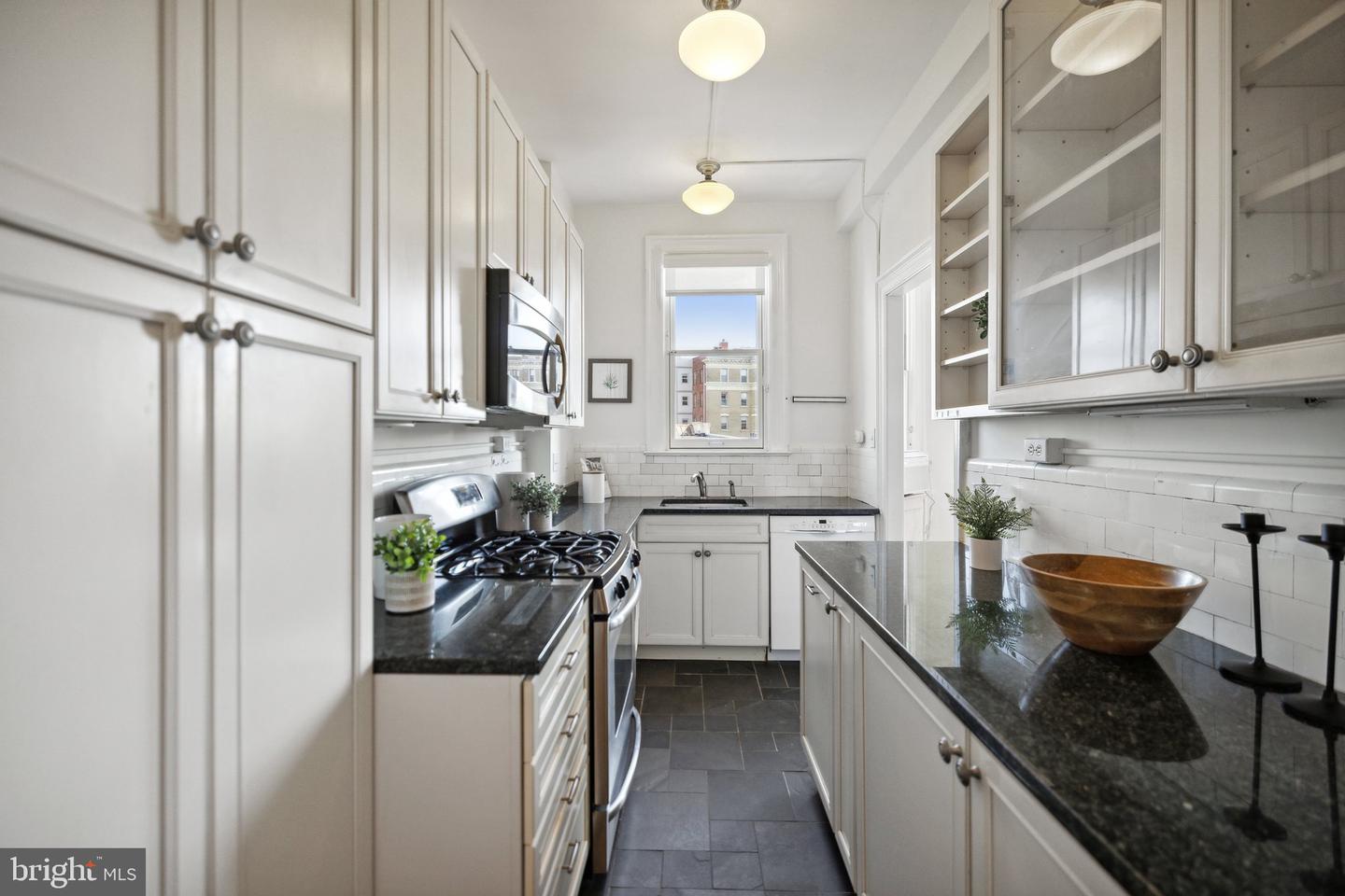 1852 COLUMBIA RD NW #503, WASHINGTON, District Of Columbia 20009, 2 Bedrooms Bedrooms, ,1 BathroomBathrooms,Residential,For sale,1852 COLUMBIA RD NW #503,DCDC2174326 MLS # DCDC2174326