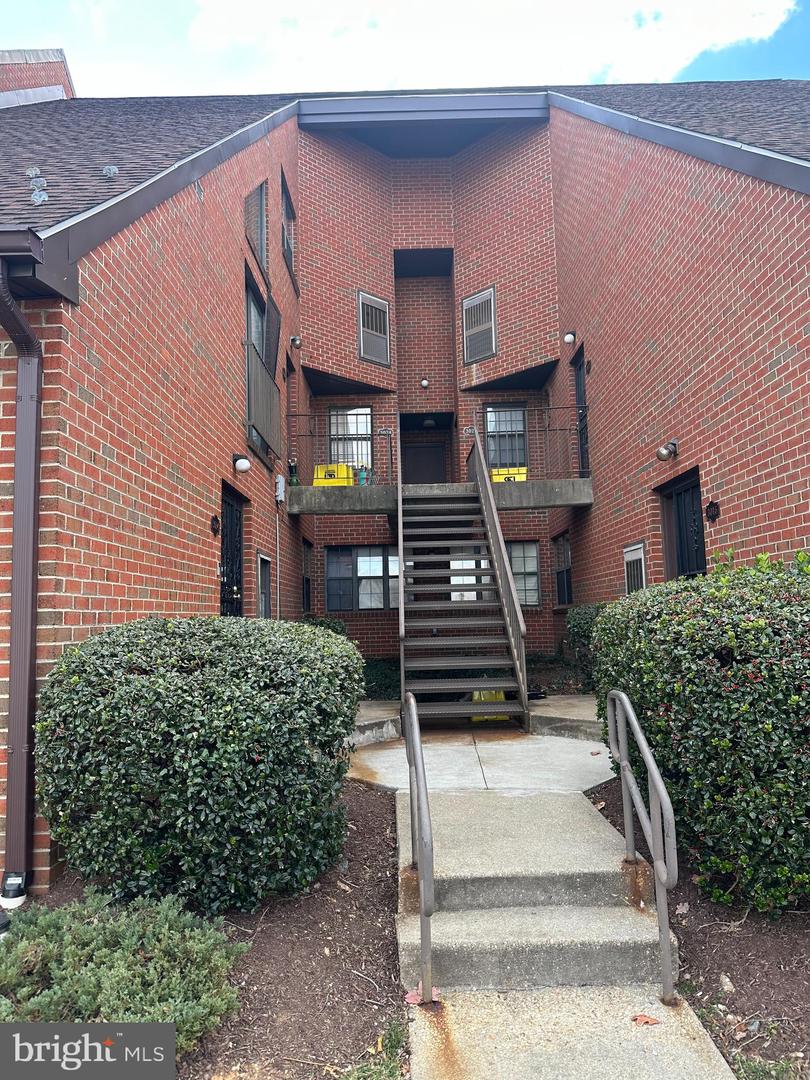 3014 PINEVIEW CT NE #3014, WASHINGTON, District Of Columbia 20018, 3 Bedrooms Bedrooms, ,2 BathroomsBathrooms,Residential,For sale,3014 PINEVIEW CT NE #3014,DCDC2171282 MLS # DCDC2171282