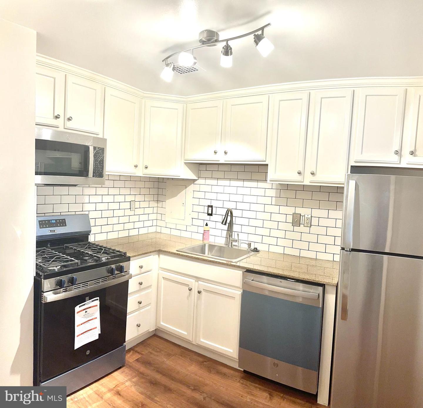 10570 MAIN ST #413, FAIRFAX, Virginia 22030, 2 Bedrooms Bedrooms, ,1 BathroomBathrooms,Residential,For sale,10570 MAIN ST #413,VAFC2005466 MLS # VAFC2005466