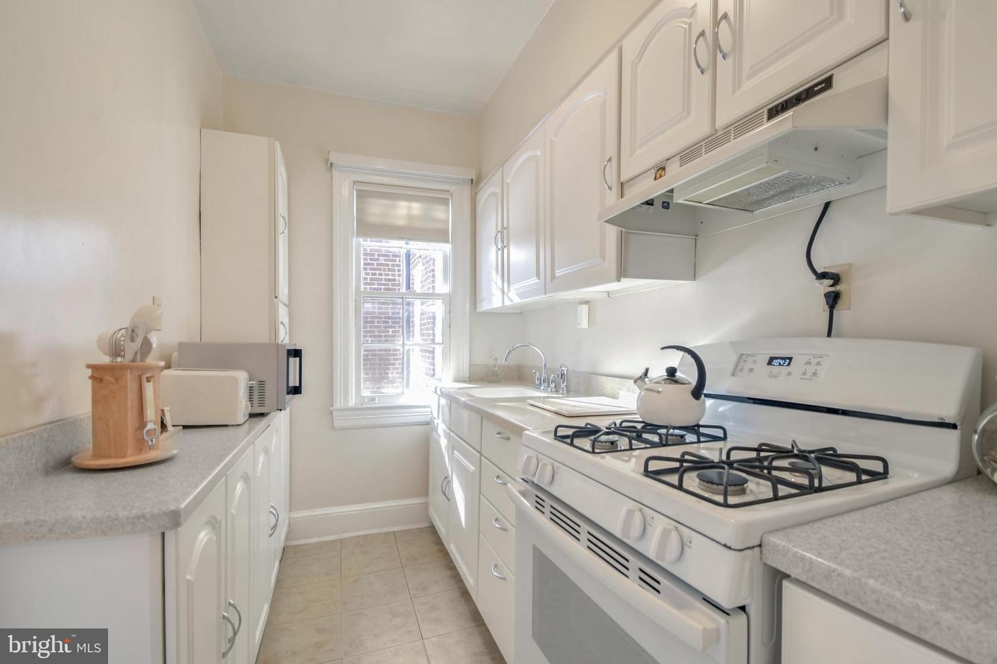 236 FARRAGUT ST NW #H-203, WASHINGTON, District Of Columbia 20011, 3 Bedrooms Bedrooms, 8 Rooms Rooms,1 BathroomBathrooms,Residential,For sale,236 FARRAGUT ST NW #H-203,DCDC2174248 MLS # DCDC2174248