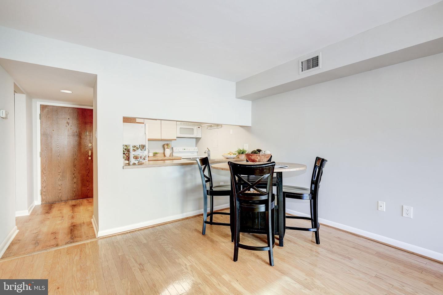 4444 CONNECTICUT AVE NW #407, WASHINGTON, District Of Columbia 20008, 2 Bedrooms Bedrooms, ,1 BathroomBathrooms,Residential,For sale,4444 CONNECTICUT AVE NW #407,DCDC2174336 MLS # DCDC2174336