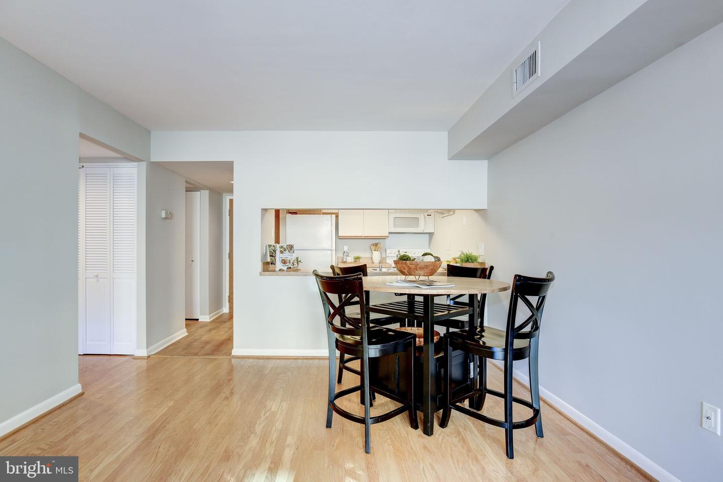 4444 CONNECTICUT AVE NW #407, WASHINGTON, District Of Columbia 20008, 2 Bedrooms Bedrooms, ,1 BathroomBathrooms,Residential,For sale,4444 CONNECTICUT AVE NW #407,DCDC2174336 MLS # DCDC2174336