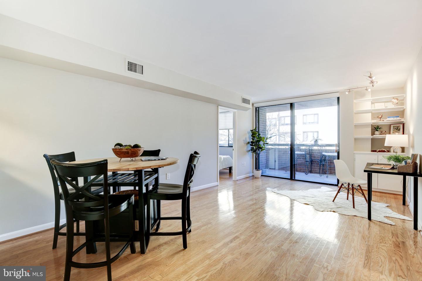 4444 CONNECTICUT AVE NW #407, WASHINGTON, District Of Columbia 20008, 2 Bedrooms Bedrooms, ,1 BathroomBathrooms,Residential,For sale,4444 CONNECTICUT AVE NW #407,DCDC2174336 MLS # DCDC2174336