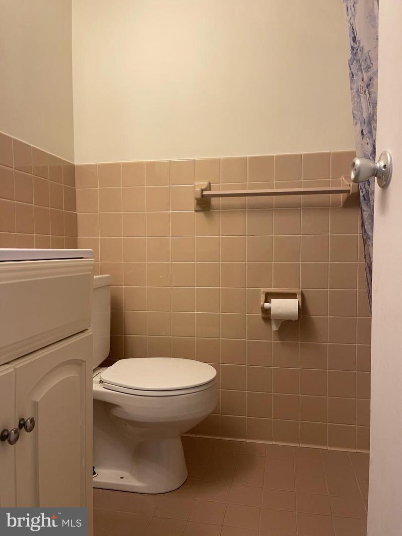 5340 HOLMES RUN PKWY #1403, ALEXANDRIA, Virginia 22304, 1 Bedroom Bedrooms, ,1 BathroomBathrooms,Residential,For sale,5340 HOLMES RUN PKWY #1403,VAAX2040706 MLS # VAAX2040706