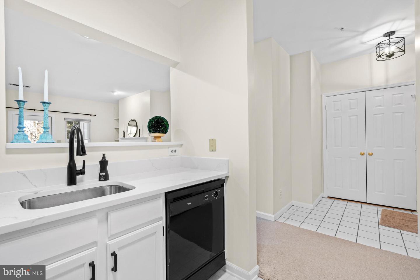 1704 LAKE SHORE CREST DR #21, RESTON, Virginia 20190, 1 Bedroom Bedrooms, ,1 BathroomBathrooms,Residential,For sale,1704 LAKE SHORE CREST DR #21,VAFX2215898 MLS # VAFX2215898