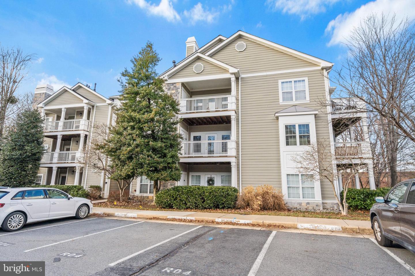 1704 LAKE SHORE CREST DR #21, RESTON, Virginia 20190, 1 Bedroom Bedrooms, ,1 BathroomBathrooms,Residential,For sale,1704 LAKE SHORE CREST DR #21,VAFX2215898 MLS # VAFX2215898