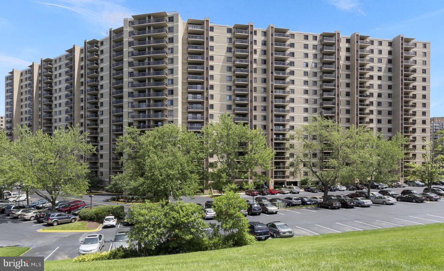 307 YOAKUM PKWY #1718, ALEXANDRIA, Virginia 22304, 1 Bedroom Bedrooms, ,1 BathroomBathrooms,Residential,For sale,307 YOAKUM PKWY #1718,VAAX2040452 MLS # VAAX2040452