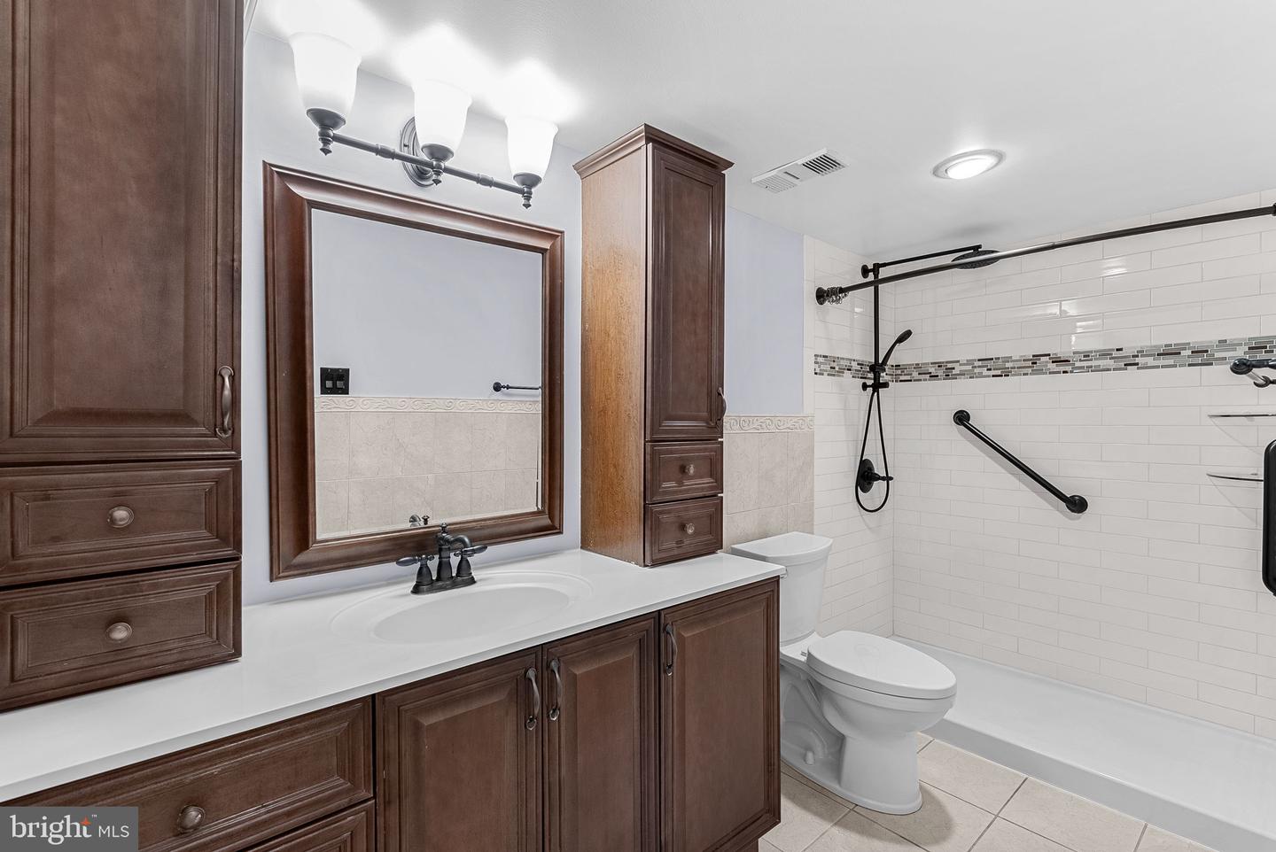 307 YOAKUM PKWY #1718, ALEXANDRIA, Virginia 22304, 1 Bedroom Bedrooms, ,1 BathroomBathrooms,Residential,For sale,307 YOAKUM PKWY #1718,VAAX2040452 MLS # VAAX2040452