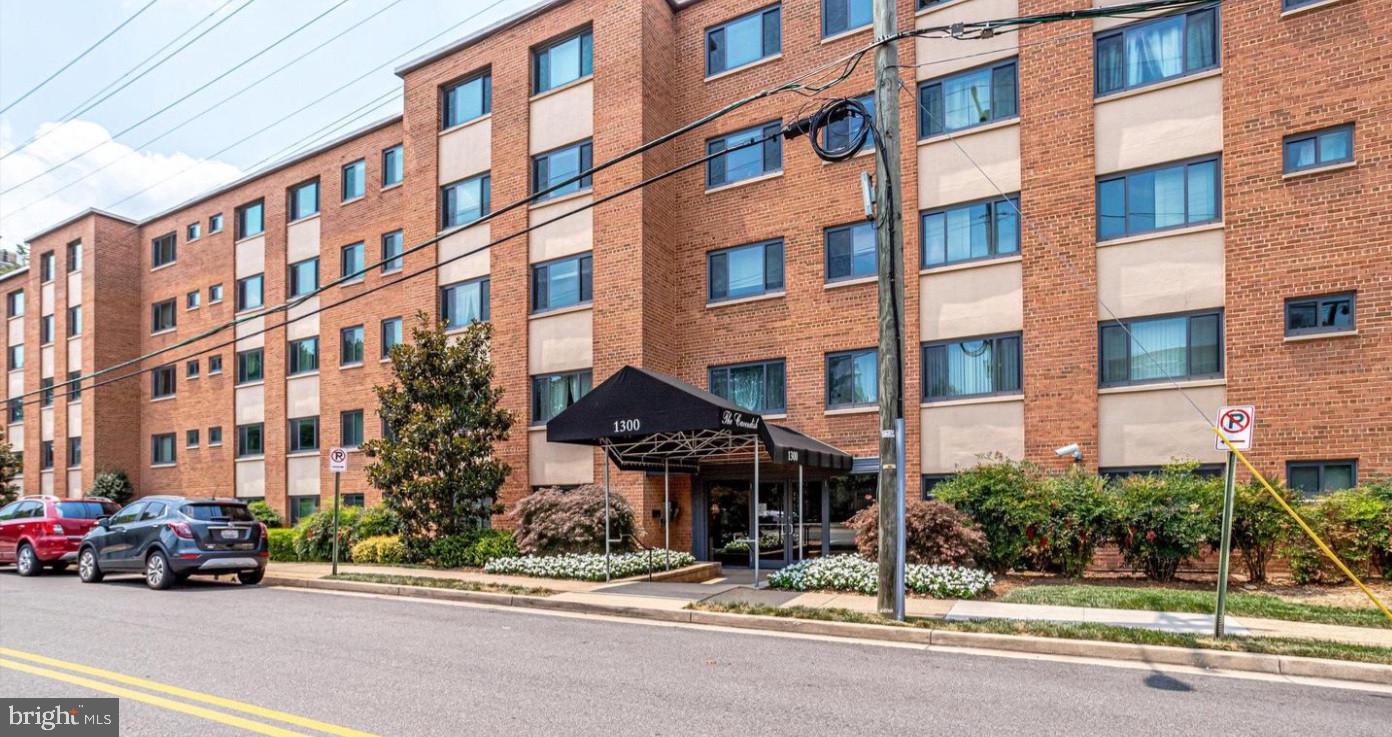 1200 S ARLINGTON RIDGE RD #406, ARLINGTON, Virginia 22202, 2 Bedrooms Bedrooms, ,1 BathroomBathrooms,Residential,For sale,1200 S ARLINGTON RIDGE RD #406,VAAR2052310 MLS # VAAR2052310