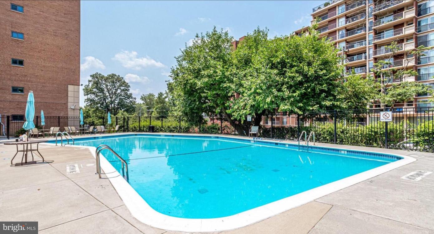 1200 S ARLINGTON RIDGE RD #406, ARLINGTON, Virginia 22202, 2 Bedrooms Bedrooms, ,1 BathroomBathrooms,Residential,For sale,1200 S ARLINGTON RIDGE RD #406,VAAR2052310 MLS # VAAR2052310