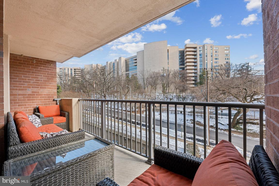 1300 ARMY NAVY DR #316, ARLINGTON, Virginia 22202, 1 Bedroom Bedrooms, ,1 BathroomBathrooms,Residential,For sale,1300 ARMY NAVY DR #316,VAAR2051460 MLS # VAAR2051460