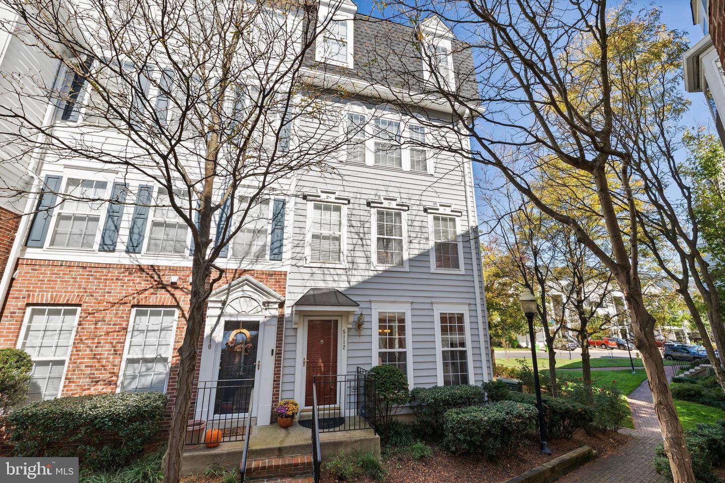 5112 ENGLISH TER, ALEXANDRIA, Virginia 22304, 2 Bedrooms Bedrooms, ,2 BathroomsBathrooms,Residential,For sale,5112 ENGLISH TER,VAAX2039660 MLS # VAAX2039660