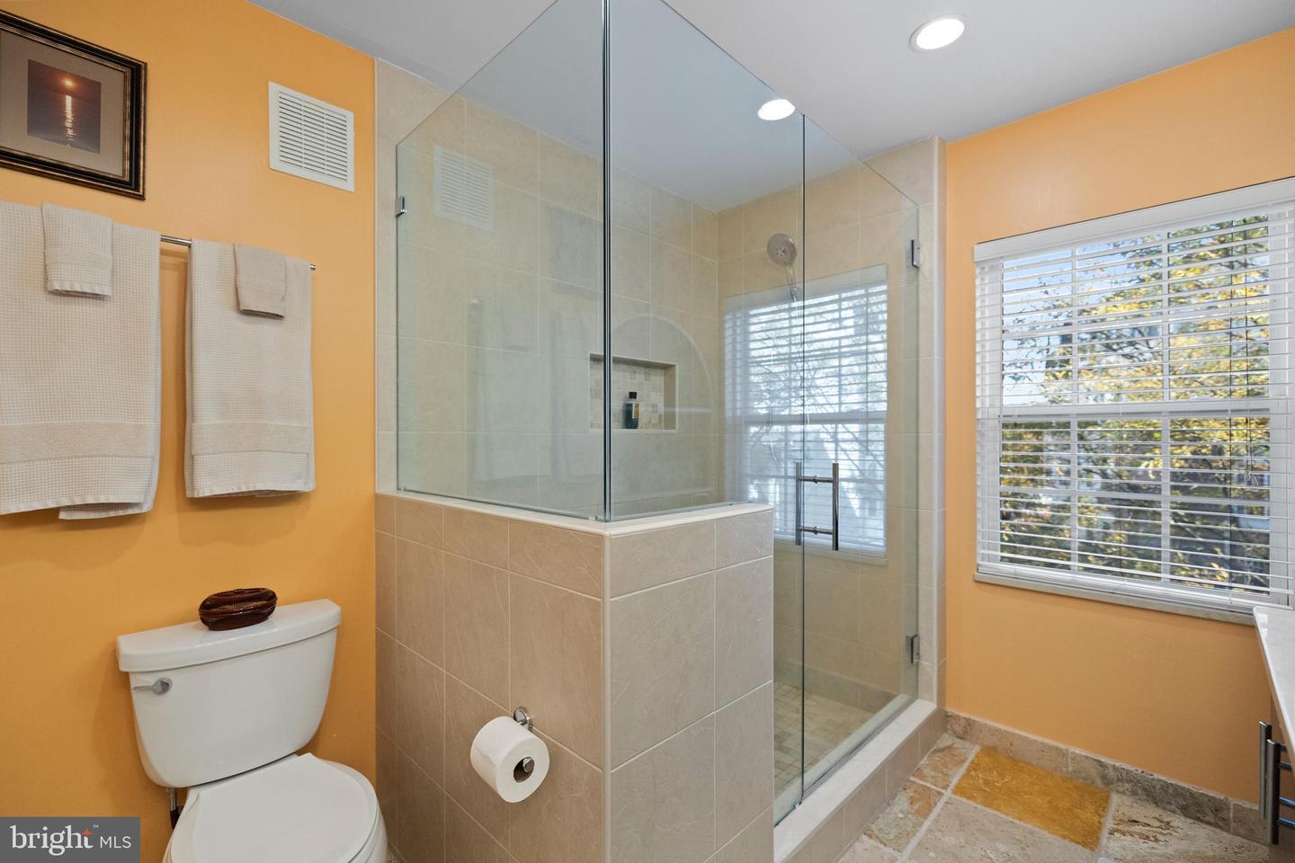 5112 ENGLISH TER, ALEXANDRIA, Virginia 22304, 2 Bedrooms Bedrooms, ,2 BathroomsBathrooms,Residential,For sale,5112 ENGLISH TER,VAAX2039660 MLS # VAAX2039660