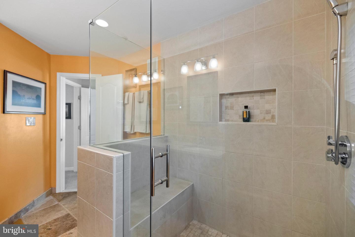 5112 ENGLISH TER, ALEXANDRIA, Virginia 22304, 2 Bedrooms Bedrooms, ,2 BathroomsBathrooms,Residential,For sale,5112 ENGLISH TER,VAAX2039660 MLS # VAAX2039660