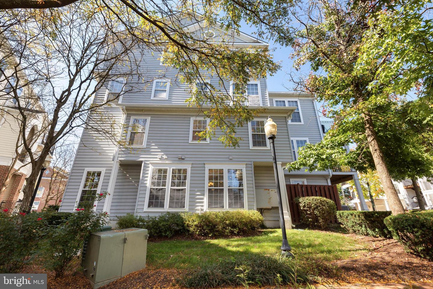 5112 ENGLISH TER, ALEXANDRIA, Virginia 22304, 2 Bedrooms Bedrooms, ,2 BathroomsBathrooms,Residential,For sale,5112 ENGLISH TER,VAAX2039660 MLS # VAAX2039660