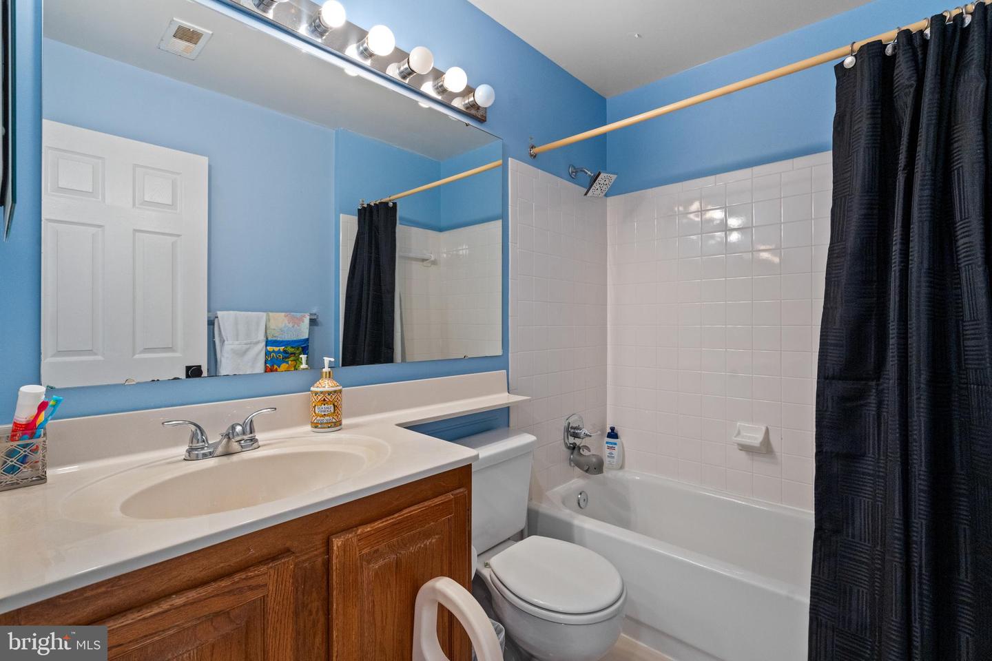 6837 KERRYWOOD CIR, CENTREVILLE, Virginia 20121, 3 Bedrooms Bedrooms, ,2 BathroomsBathrooms,Residential,For sale,6837 KERRYWOOD CIR,VAFX2215526 MLS # VAFX2215526