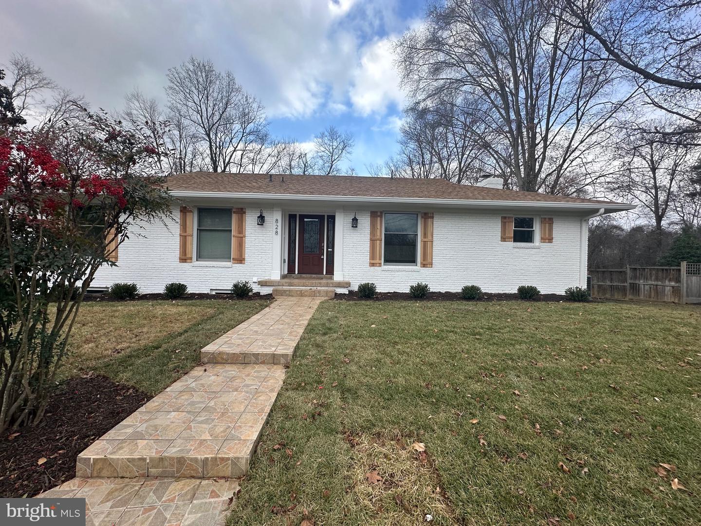 828 GOLDEN ARROW ST, GREAT FALLS, Virginia 22066, 4 Bedrooms Bedrooms, ,3 BathroomsBathrooms,Residential,For sale,828 GOLDEN ARROW ST,VAFX2215672 MLS # VAFX2215672