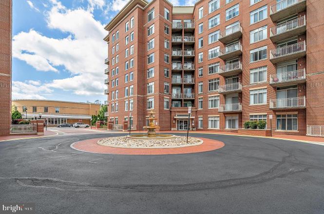 4480 MARKET COMMONS DR #310, FAIRFAX, Virginia 22033, 2 Bedrooms Bedrooms, 5 Rooms Rooms,2 BathroomsBathrooms,Residential,For sale,4480 MARKET COMMONS DR #310,VAFX2216612 MLS # VAFX2216612