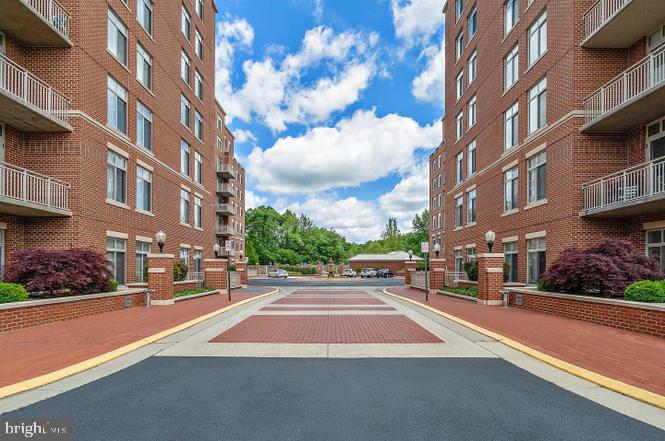 4480 MARKET COMMONS DR #310, FAIRFAX, Virginia 22033, 2 Bedrooms Bedrooms, 5 Rooms Rooms,2 BathroomsBathrooms,Residential,For sale,4480 MARKET COMMONS DR #310,VAFX2216612 MLS # VAFX2216612