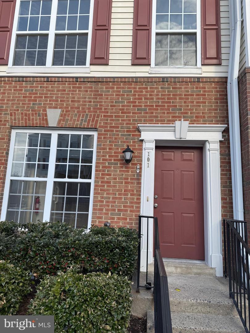 2489 QUICK ST #101, HERNDON, Virginia 20171, 2 Bedrooms Bedrooms, ,2 BathroomsBathrooms,Residential,For sale,2489 QUICK ST #101,VAFX2217536 MLS # VAFX2217536