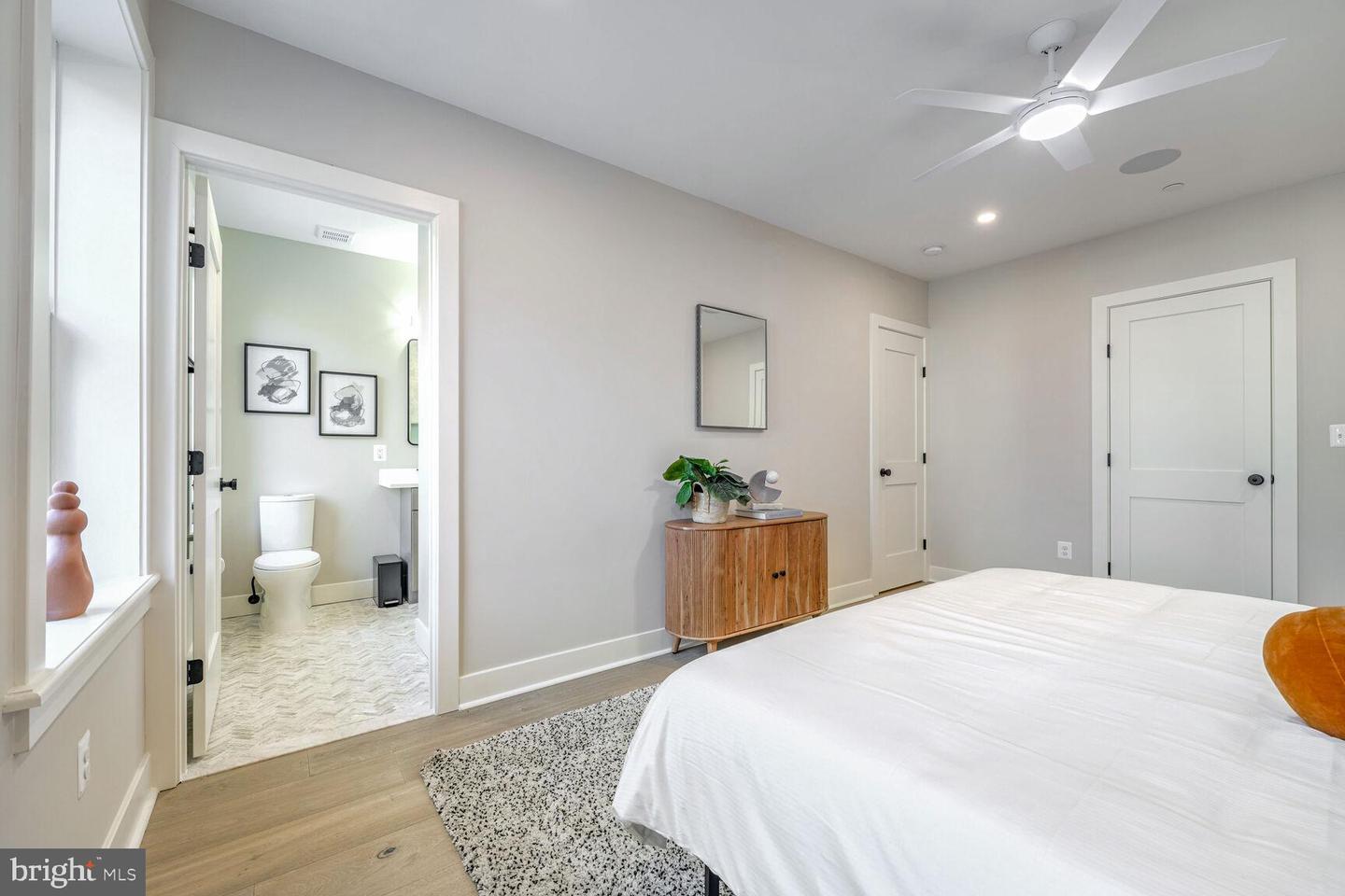 1820 19TH ST NW #3, WASHINGTON, District Of Columbia 20009, 2 Bedrooms Bedrooms, ,2 BathroomsBathrooms,Residential,For sale,1820 19TH ST NW #3,DCDC2174622 MLS # DCDC2174622