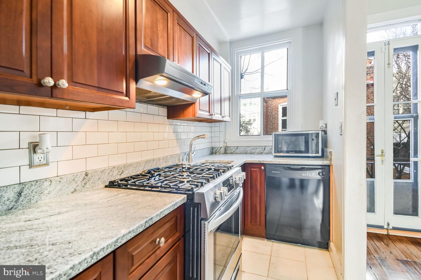 812 E ST SE, WASHINGTON, District Of Columbia 20003, 4 Bedrooms Bedrooms, ,3 BathroomsBathrooms,Residential,For sale,812 E ST SE,DCDC2174756 MLS # DCDC2174756