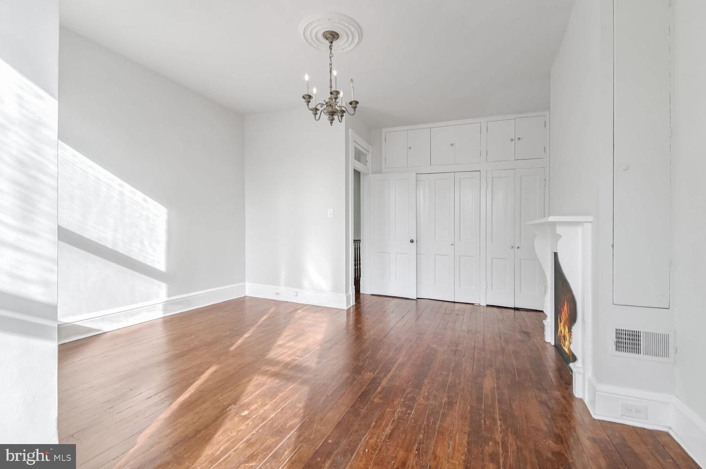 812 E ST SE, WASHINGTON, District Of Columbia 20003, 4 Bedrooms Bedrooms, ,3 BathroomsBathrooms,Residential,For sale,812 E ST SE,DCDC2174756 MLS # DCDC2174756