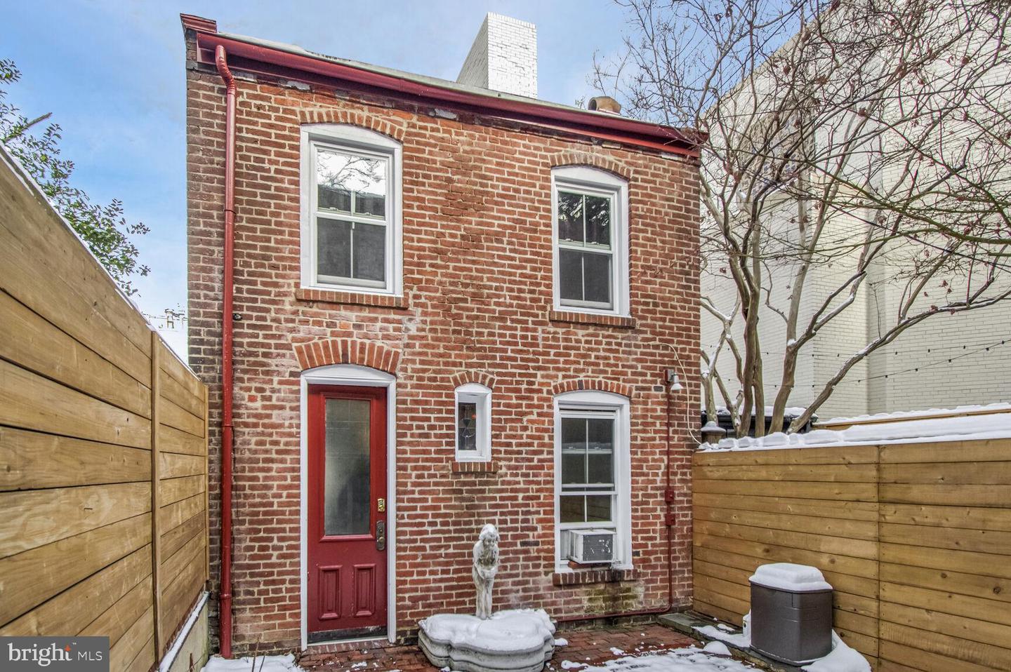 812 E ST SE, WASHINGTON, District Of Columbia 20003, 4 Bedrooms Bedrooms, ,3 BathroomsBathrooms,Residential,For sale,812 E ST SE,DCDC2174756 MLS # DCDC2174756