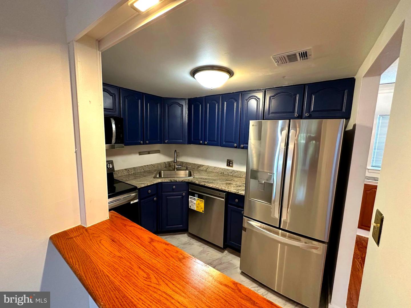 8656 VILLAGE SQ #8656, ALEXANDRIA, Virginia 22309, 2 Bedrooms Bedrooms, ,1 BathroomBathrooms,Residential,For sale,8656 VILLAGE SQ #8656,VAFX2209650 MLS # VAFX2209650