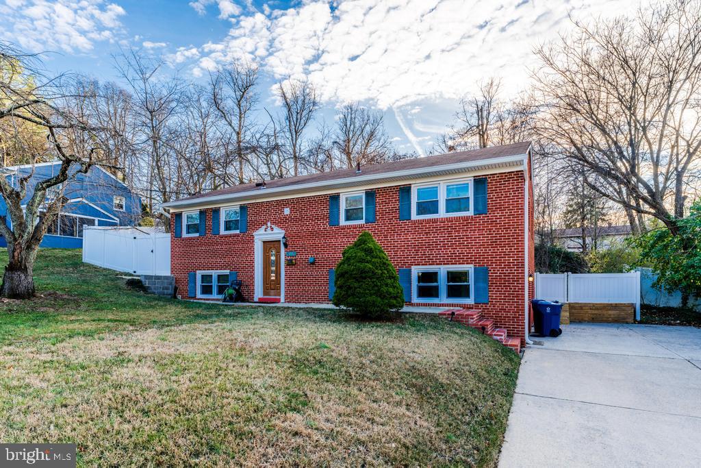 6218 DRIFTWOOD DR, ALEXANDRIA, Virginia 22310, 5 Bedrooms Bedrooms, ,3 BathroomsBathrooms,Residential,For sale,6218 DRIFTWOOD DR,VAFX2214636 MLS # VAFX2214636