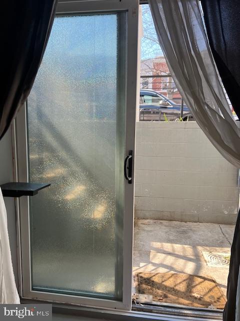 615 15TH ST NE #1, WASHINGTON, District Of Columbia 20002, 2 Bedrooms Bedrooms, ,2 BathroomsBathrooms,Residential,For sale,615 15TH ST NE #1,DCDC2171978 MLS # DCDC2171978